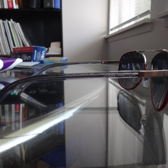 Louis Vuitton Attraction Pilot Limited Edition - Picture 8 of 8